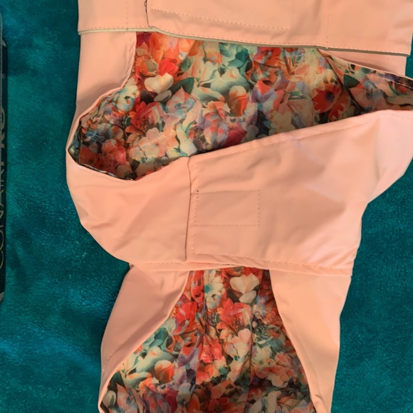 Rae Dunn treat jar, pink rain jacket, nib deluxe pet washer - Picture 4 of 11